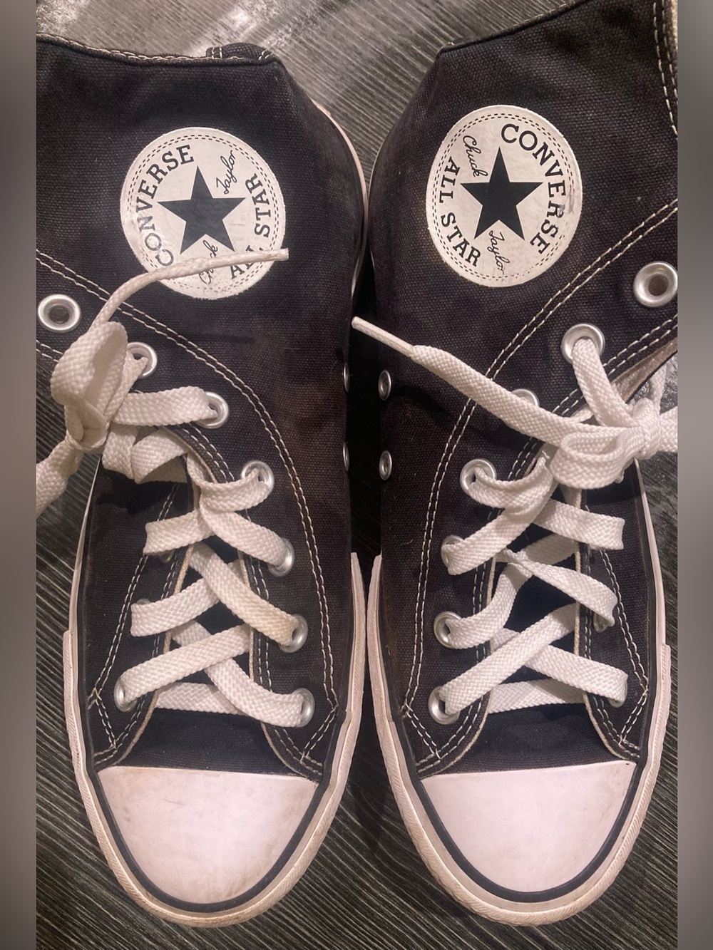Converse Women’s High Tops 7.5 EUC